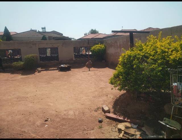 10 BEDROOM HOUSE FOR SALE IN MANKWENG